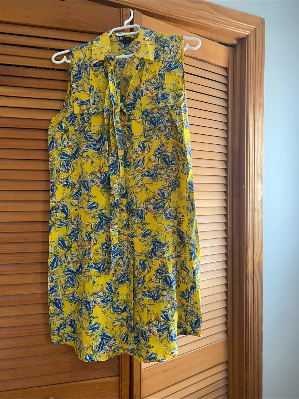 100% Silk Club Monaco Yellow Floral Sleeveless Dress